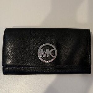 Michael Kors Black Leather Trifold Key & Card Holder with Silver MK Emblem